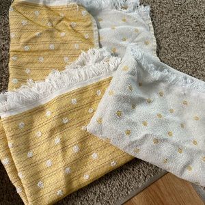 Moving sale! Selling set of 3 reversible hand towels with tassels